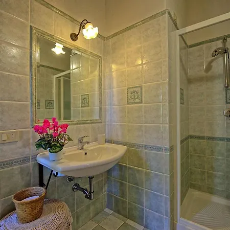 公寓 Montecchio Sleeps 2 With Pool 哥尔顿