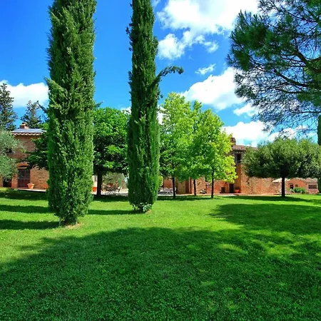Montecchio Sleeps 2 With Pool 哥尔顿